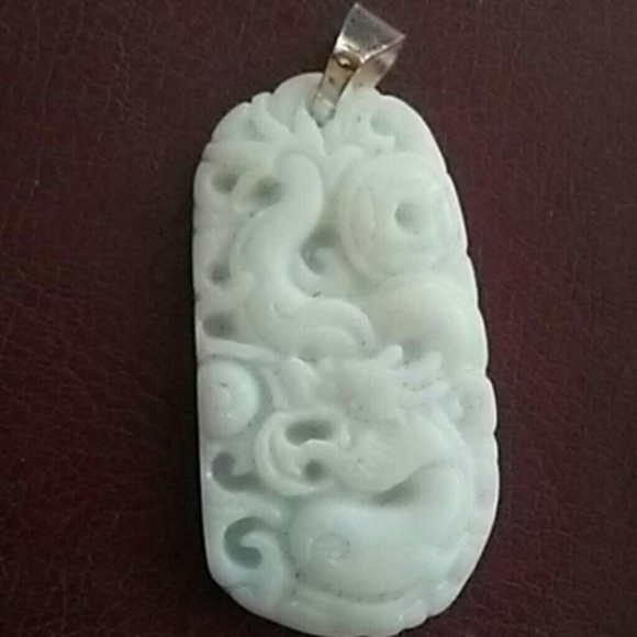 Jewelry - SALE🔥JADE STONE PENDENT
